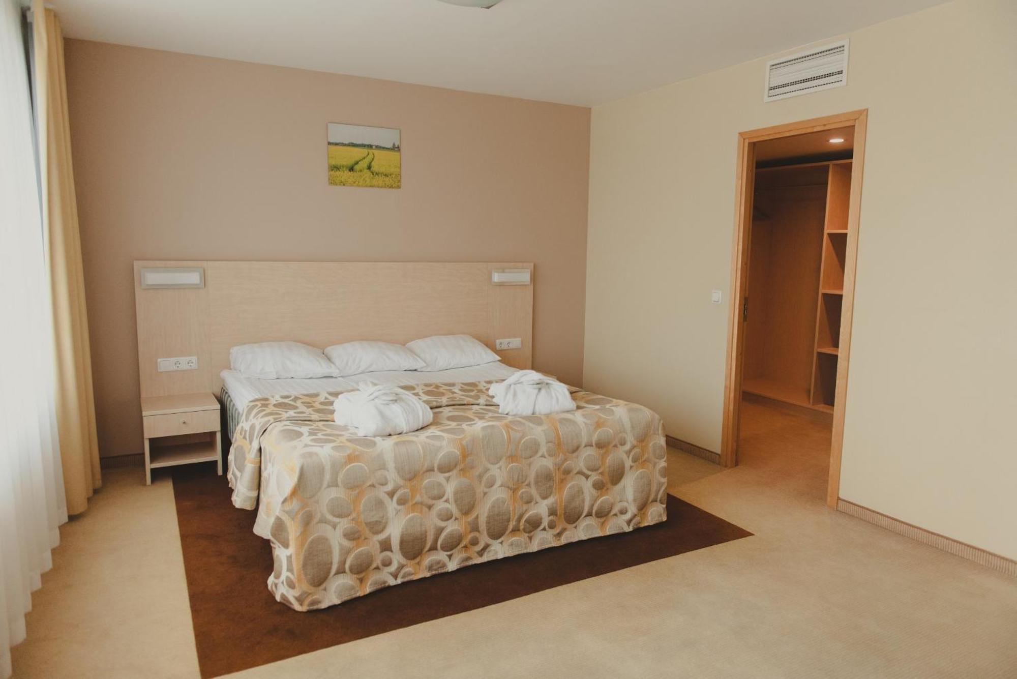 Park Hotel Latgola Daugavpils Extérieur photo