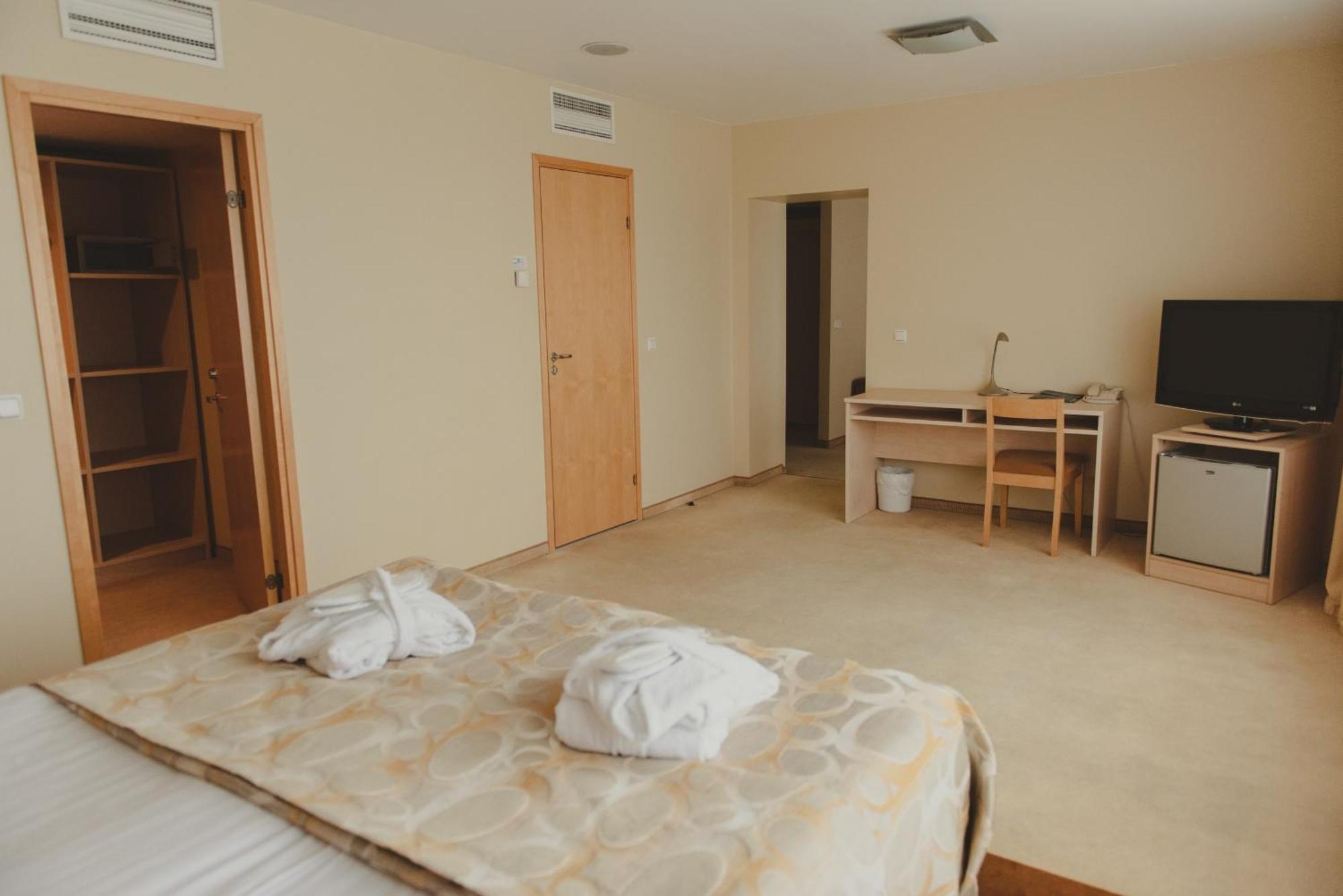 Park Hotel Latgola Daugavpils Extérieur photo